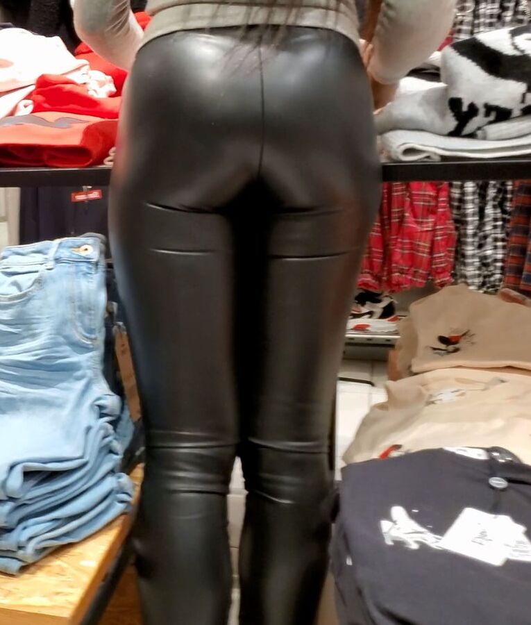 Leather leggings LOVE