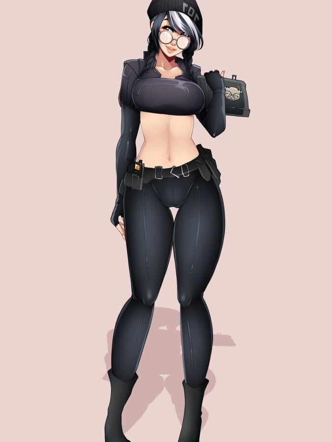 Game Girls: R Siege sexy operators