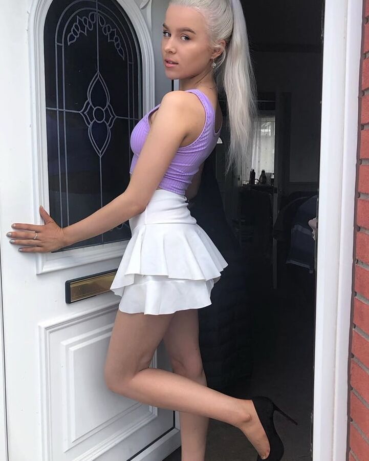 UK chav twins Katie and Chloe