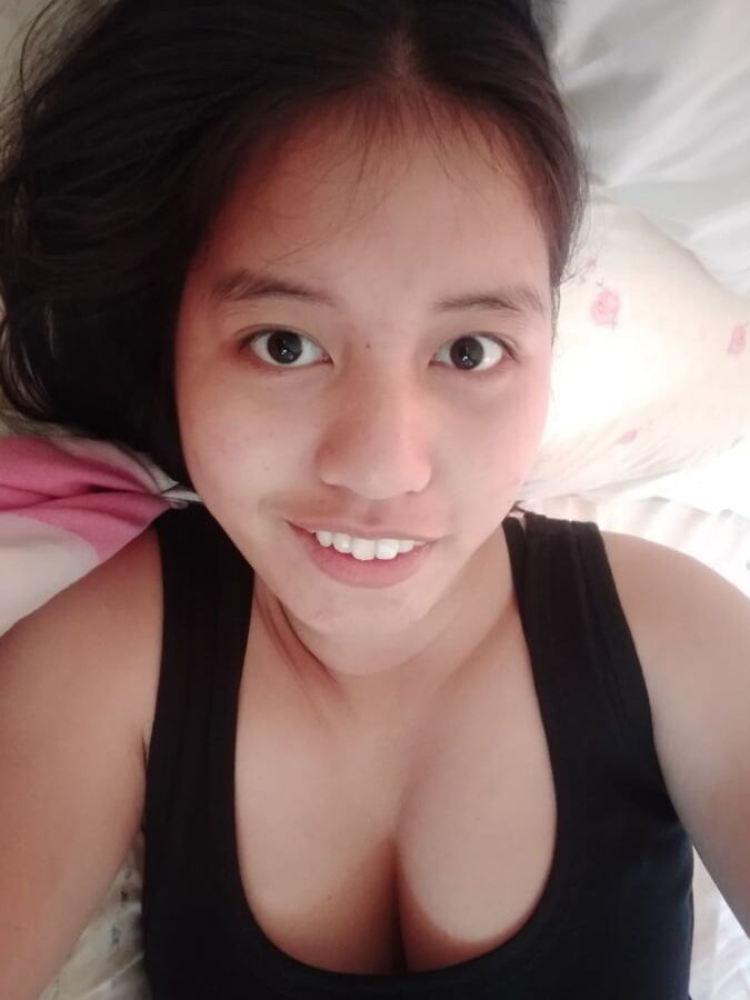 Internet Whore Thai student exposed