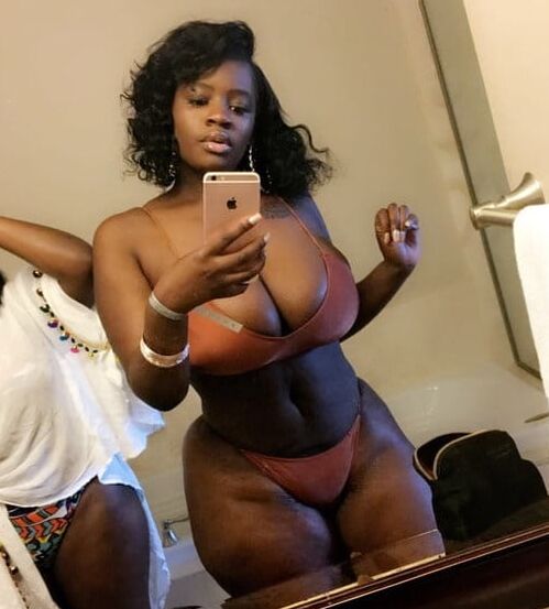 Busty BBWs
