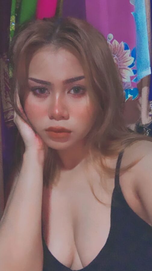 Twitter Girl