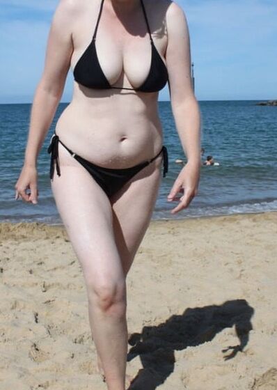 Sexy matures in swimsuits
