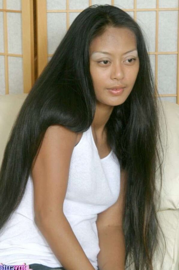 Asian Whore Shows Her Pussy