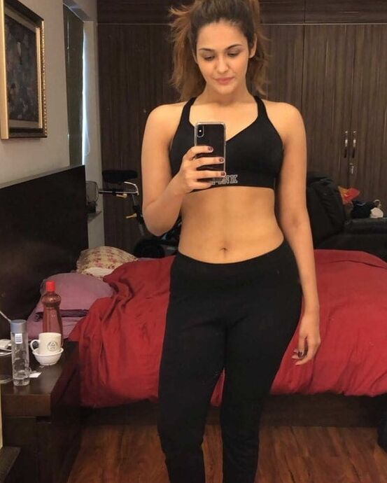 ht girl favrit pose
