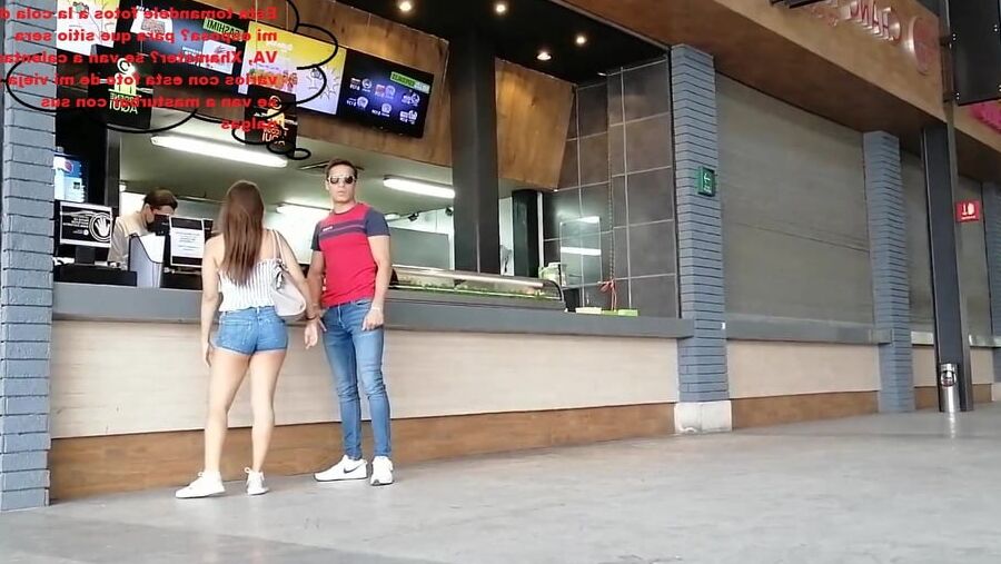 NALGONA CASADA EN SHORT PLAZA FORUM