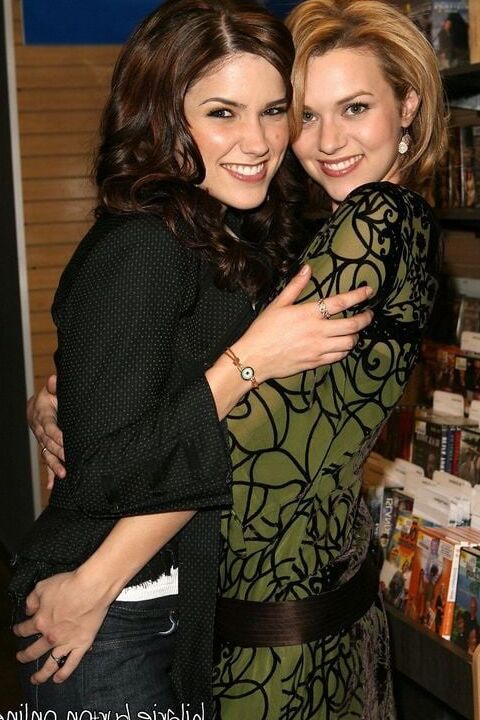 hilarie burton