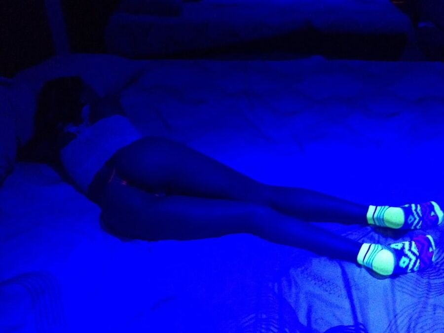 Puta con luz ultravioleta