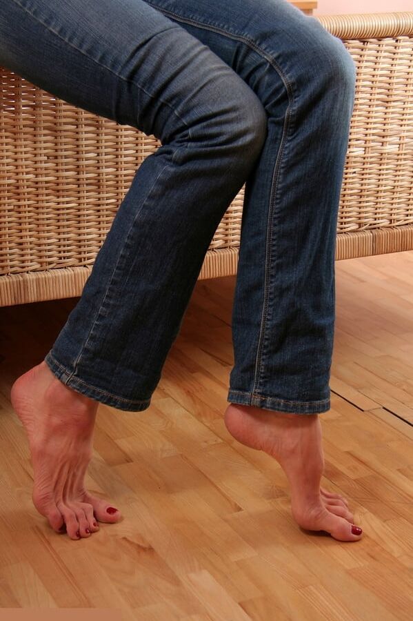 feet of a girl who likes to dance