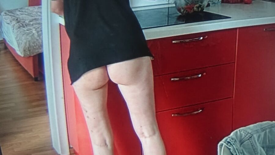 Sexy Girls on cam in kitchen