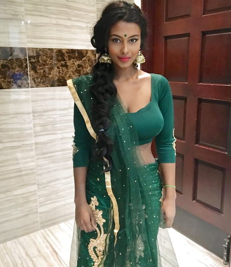ht girl favrit pose