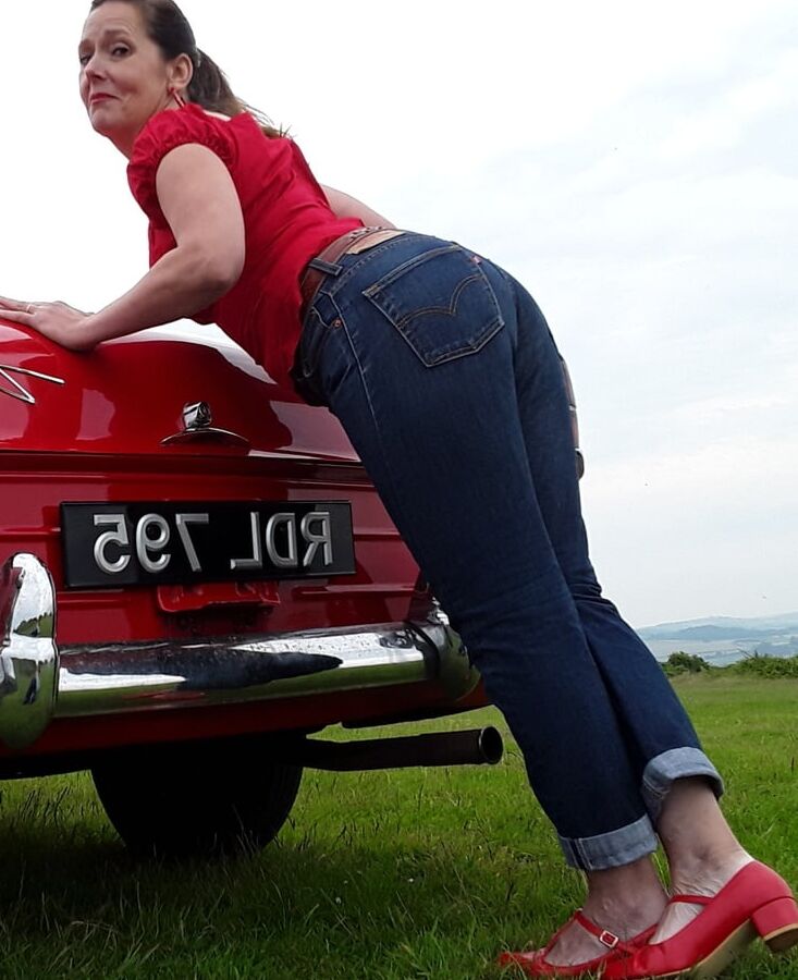 Shoe Fetish Mrs in her red shoes