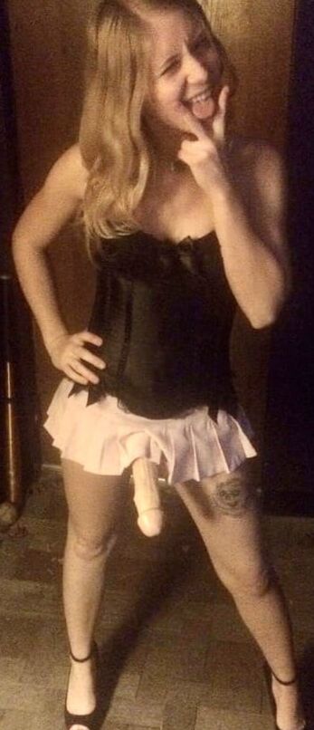 Slutty Ladies and Their Strapons that I Love too!
