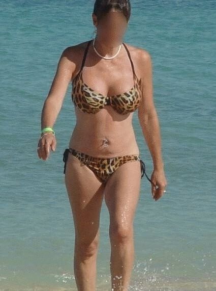 Sexy matures in swimsuits