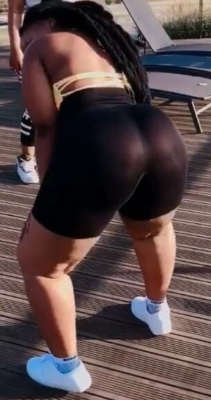 Big booty sexy african pear Yanda