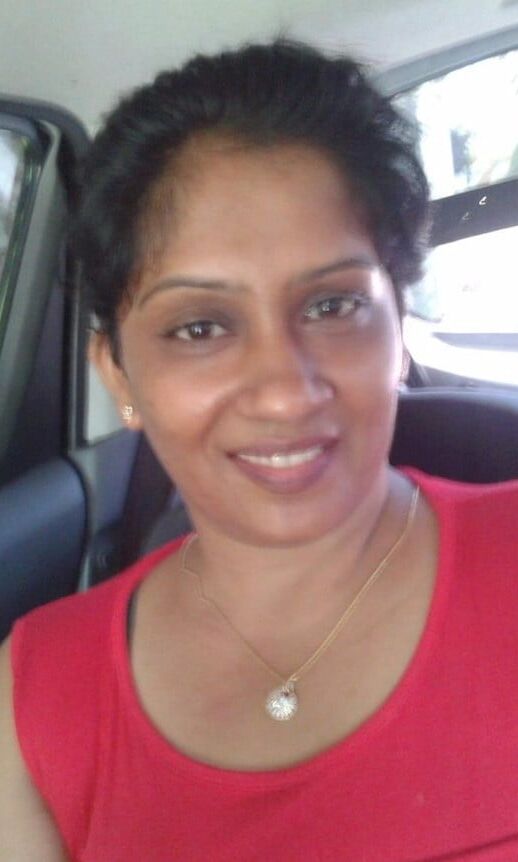 sl aunty show Boobs car inside
