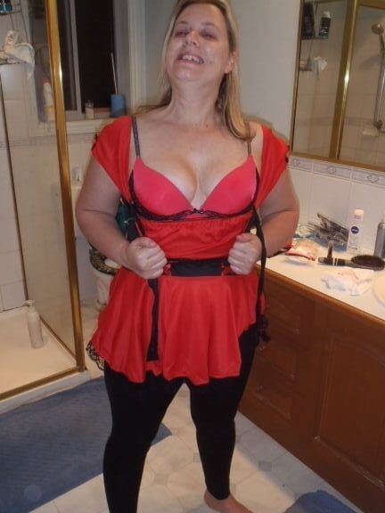 Elegant Dressed LADY&;s