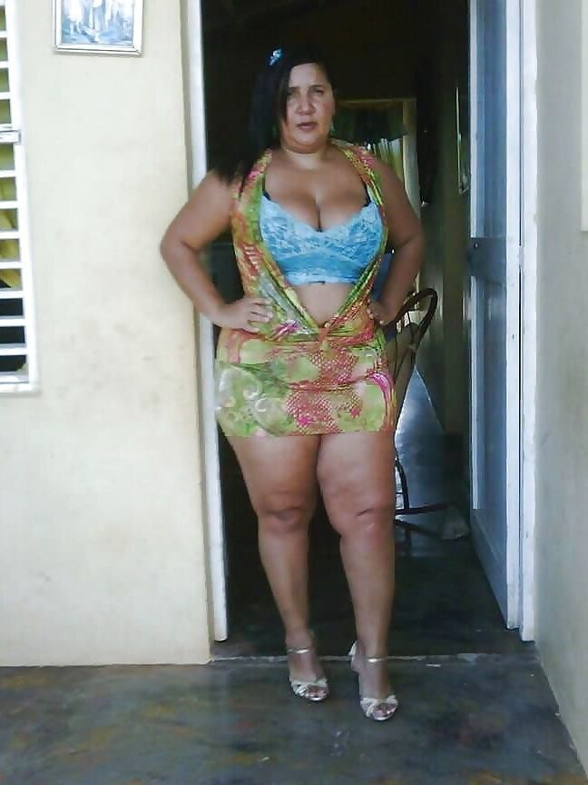 Elegant Dressed LADY&;s