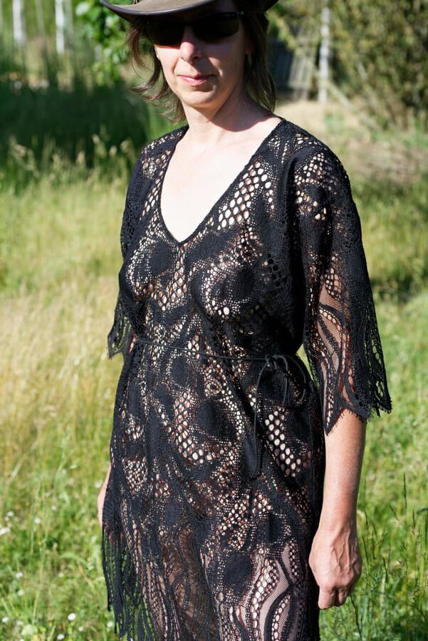Phildahue wears Lise Charmel