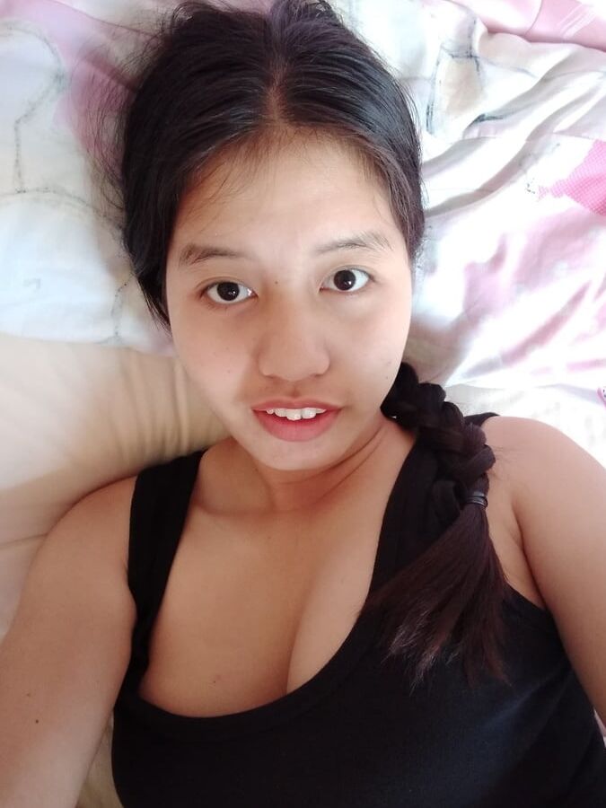 Internet Whore Thai student exposed