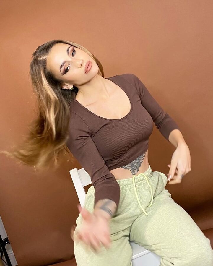 Insta Girl Gaelle Garcia Diaz nude (Youtube) com hard