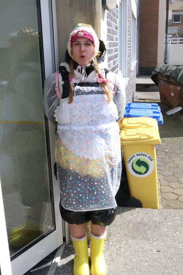 German rubberwhore morona pigleta