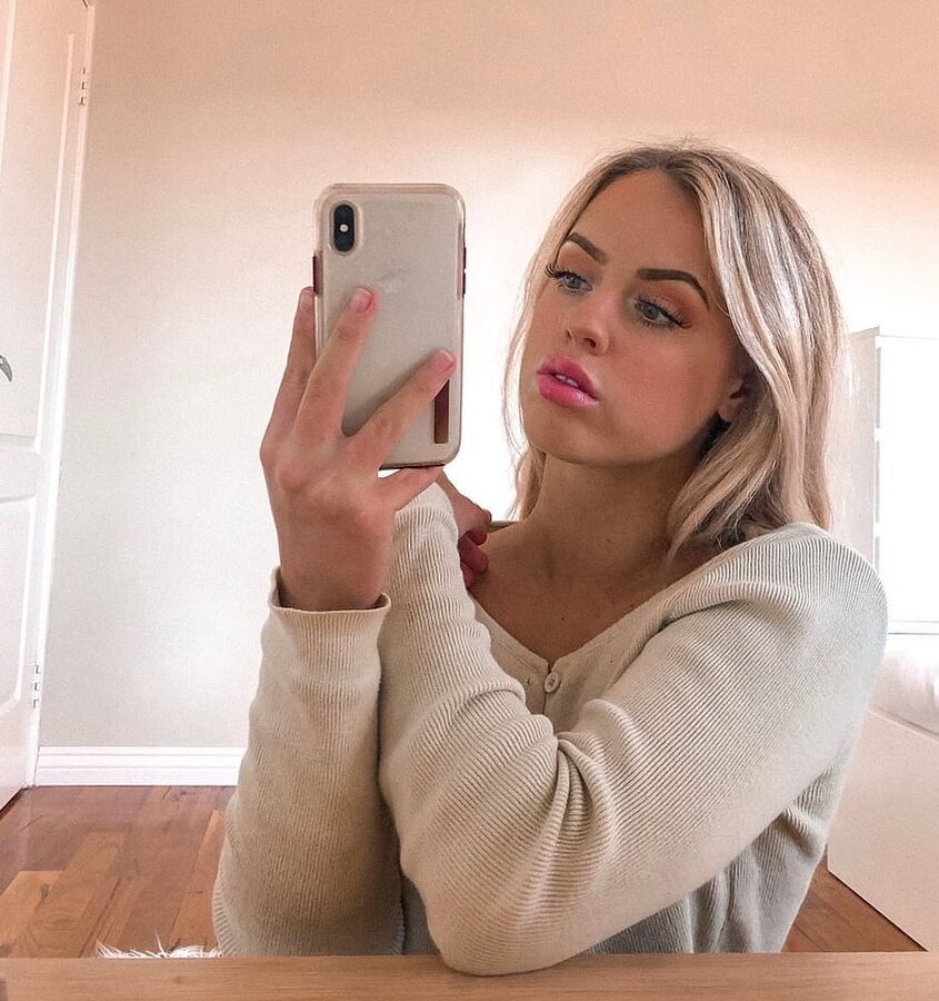 INSTA BABE ANGIE
