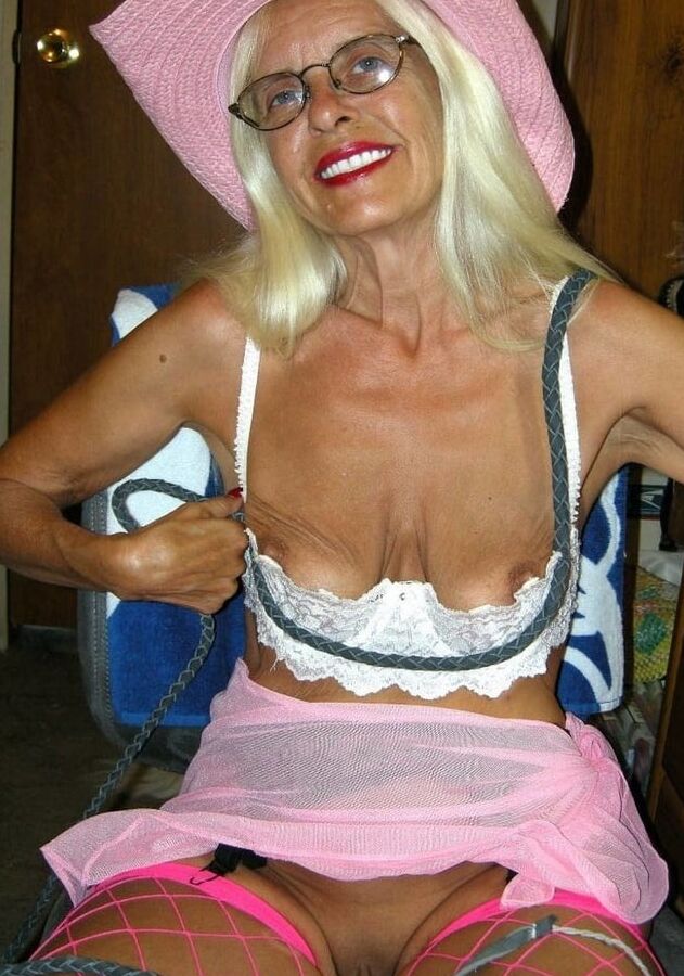 Shaggy blonde mature