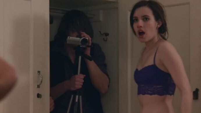 Emma roberts Navel and belly pics only