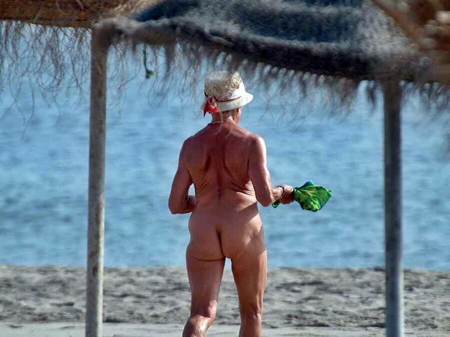 Milf Naked on the Fkk Beach