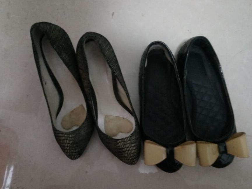 My wife&;s heels are fucked by my friends like a prostitute