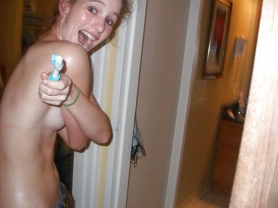 Surprise - Girls Caught Naked