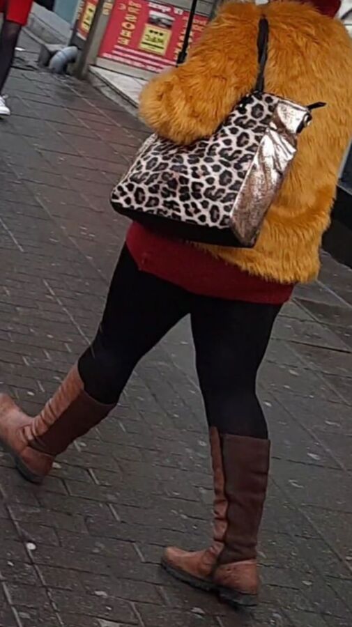 Big butt in boots and leggings