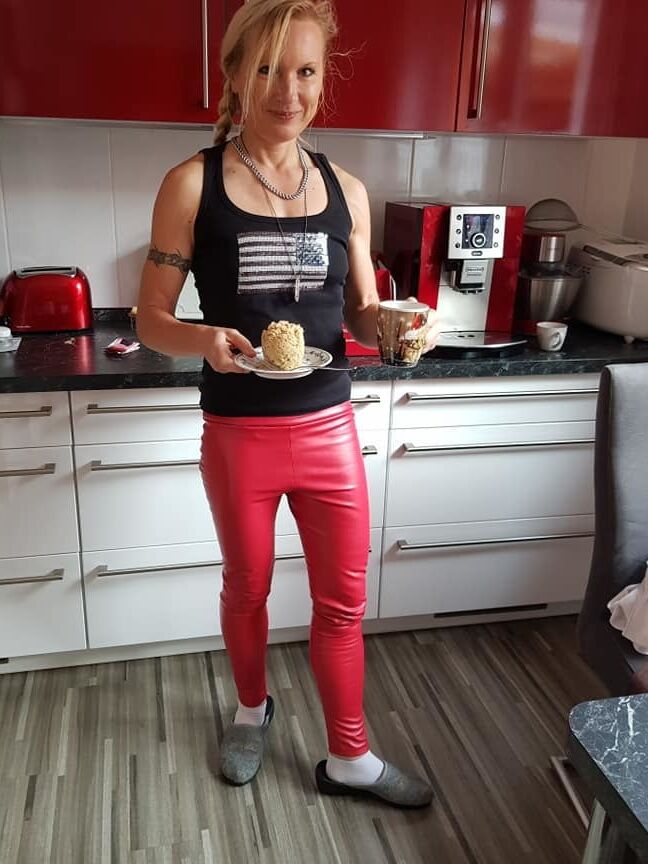 Amateur mature slut Grit from Facebook