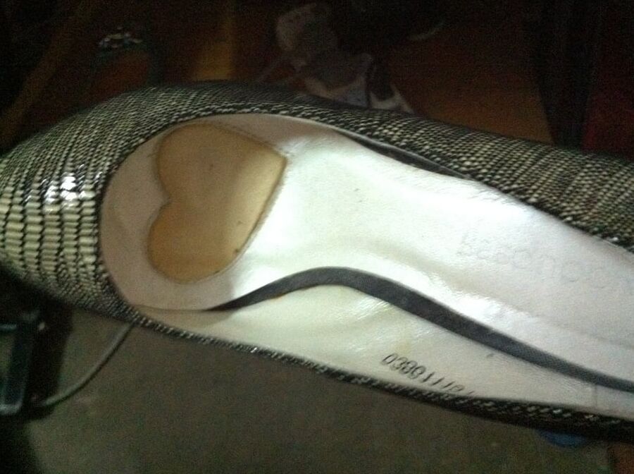 My wife&;s heels are fucked by my friends like a prostitute