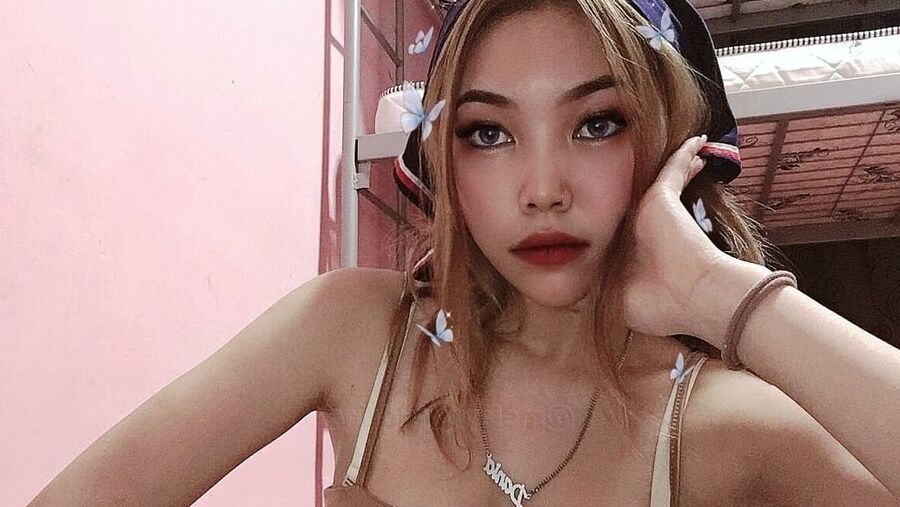 Malay, Nia Irwana