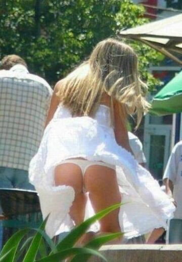 Windy Upskirts