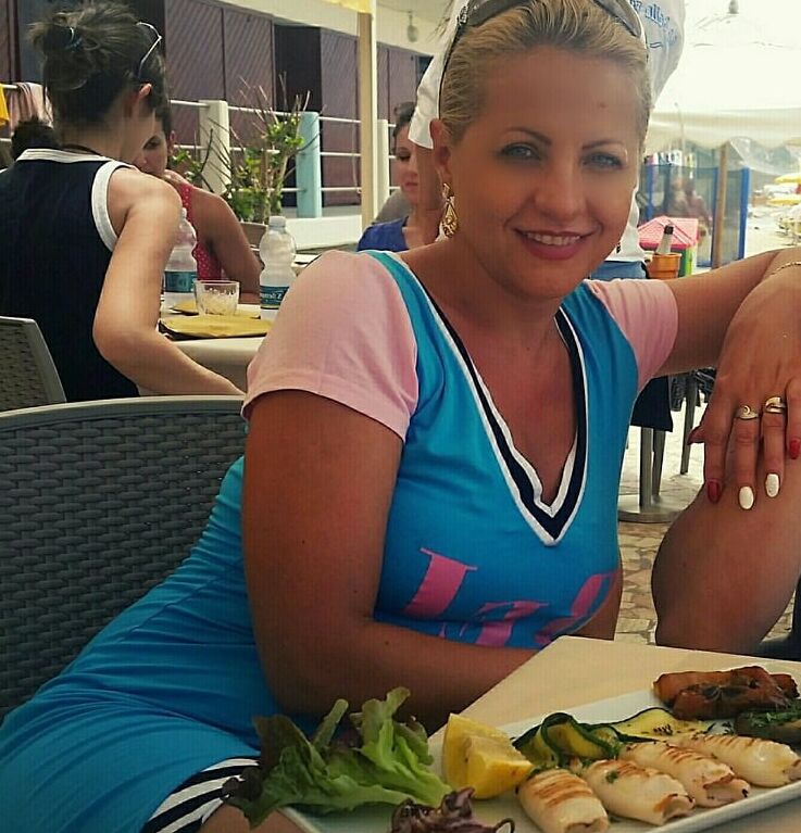 ROU ROMANIAN MILFS A ROMANIAN CLASSY MOM PUSSY