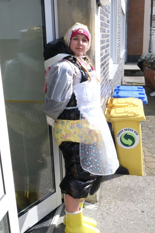 German rubberwhore morona pigleta
