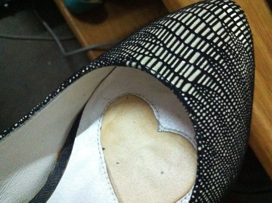 My wife&;s heels are fucked by my friends like a prostitute