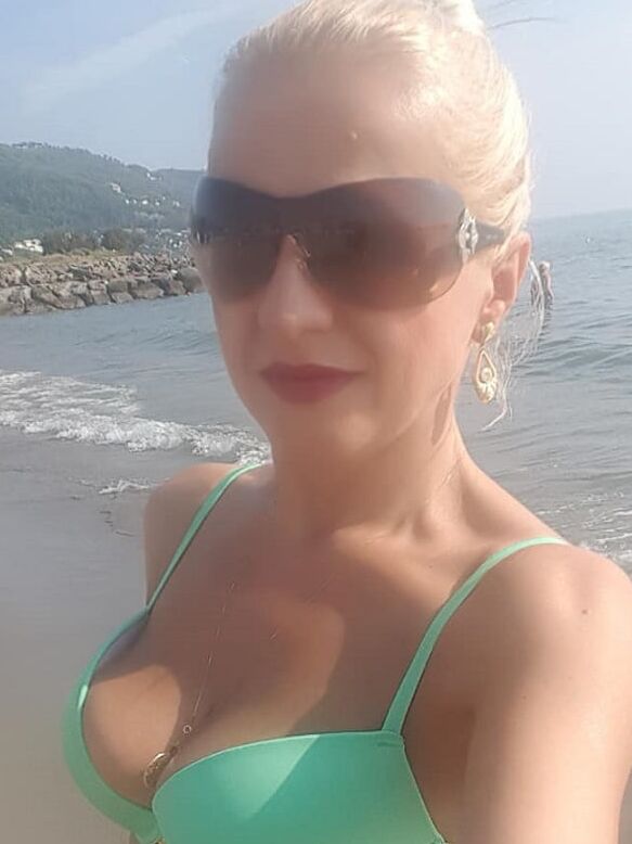 ROU ROMANIAN MILFS A ROMANIAN CLASSY MOM PUSSY