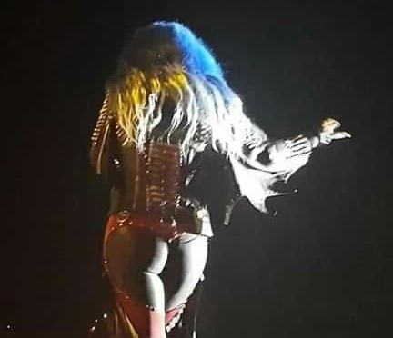 Alissa White-Gluz jerk material