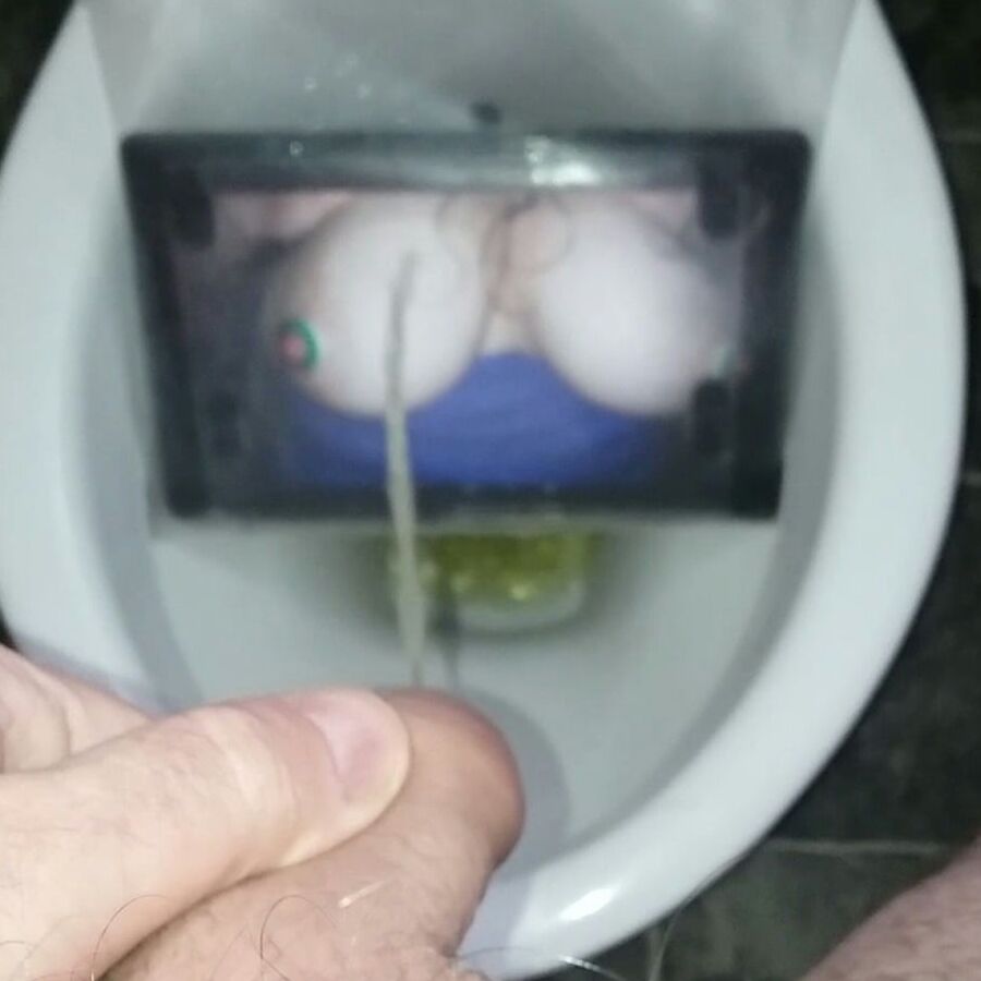 Mandukas Maria Piss tributes