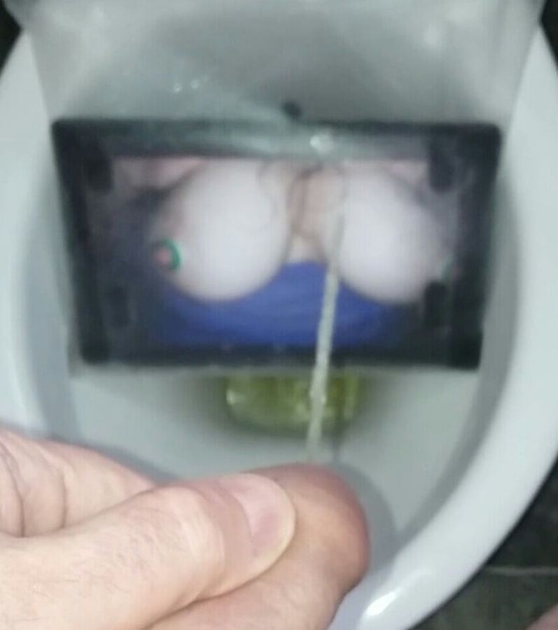 Mandukas Maria Piss tributes