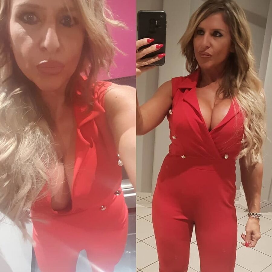 HOT STOCKING MILF
