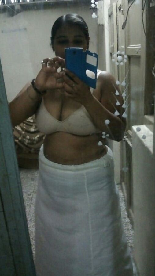 IN SUPER AUNTY