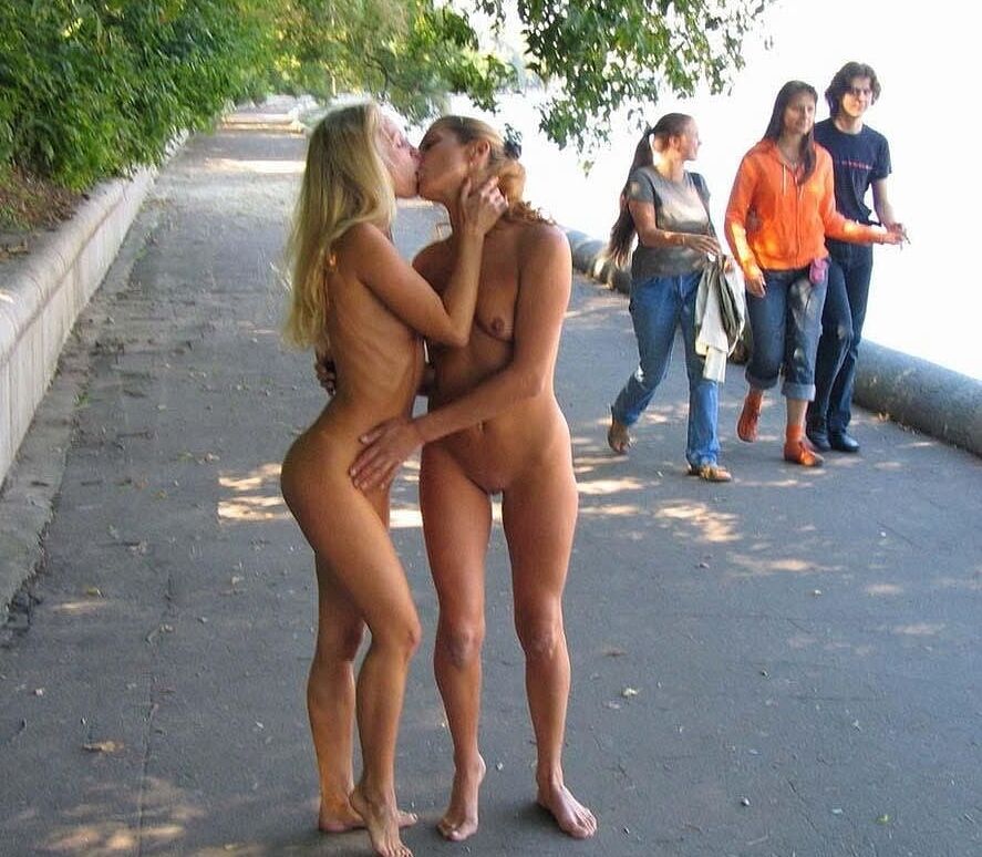 Moshe Presents Nude in Public
