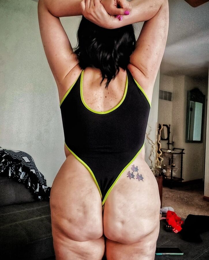 Cellulite mom