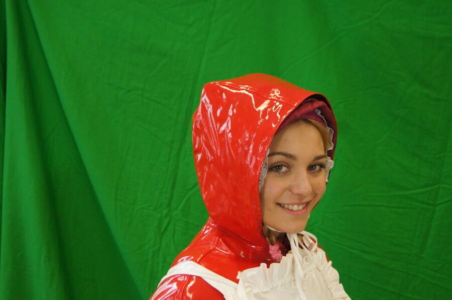 Halal: pimp Hassans little rubberwhore ditinakecelja