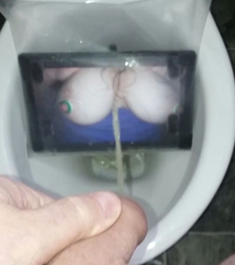 Mandukas Maria Piss tributes